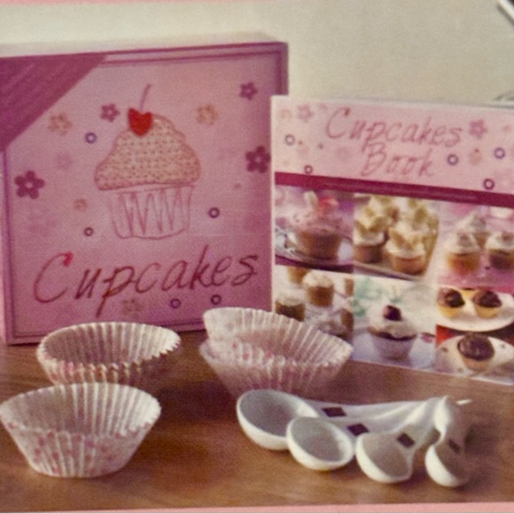 Cupcake Kit - Picture 2 of 11